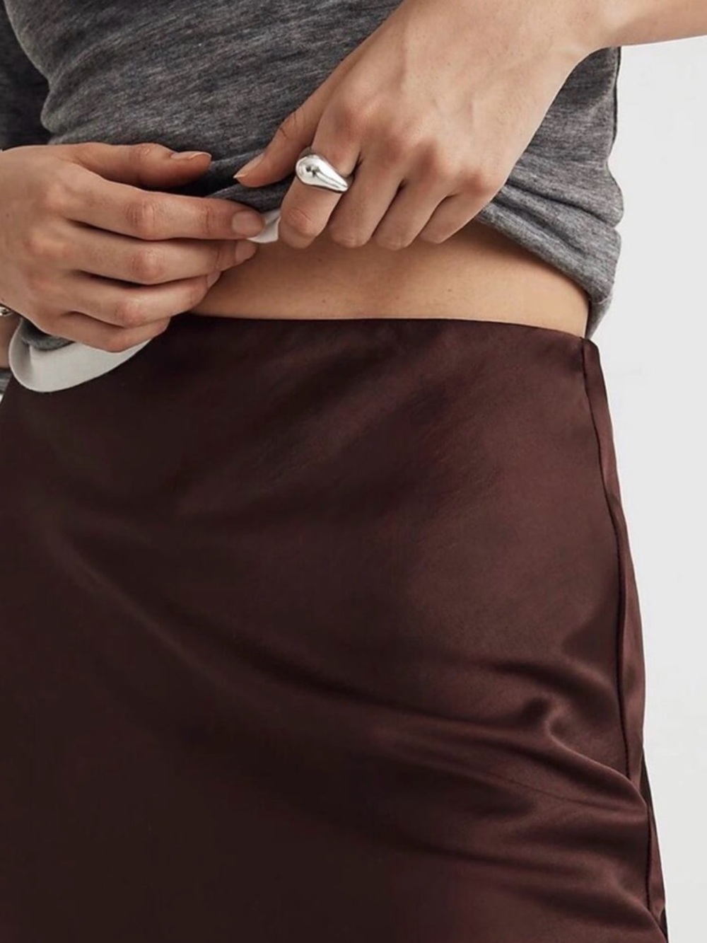 Madewell Satin Maxi Slip Skirt in Cherry Wood, Size 10 - Picture 4 of 13